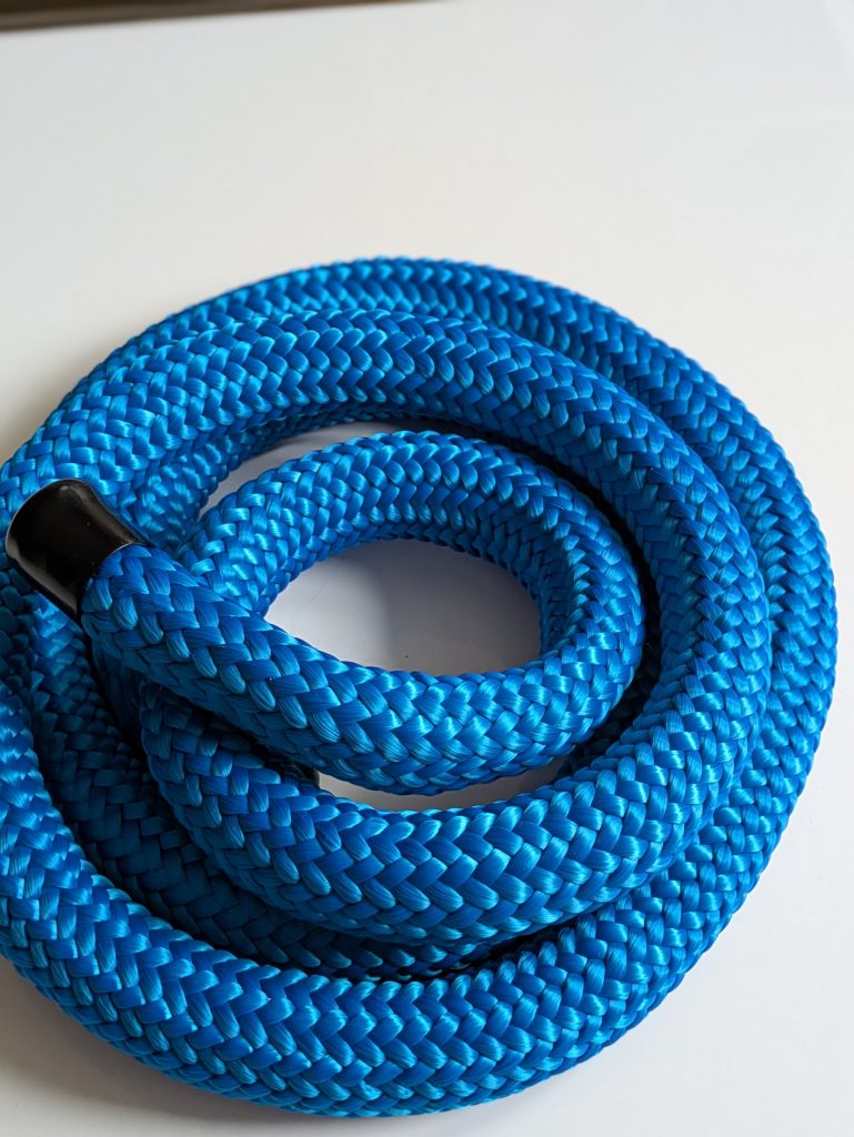 Heavy blue ropeflow